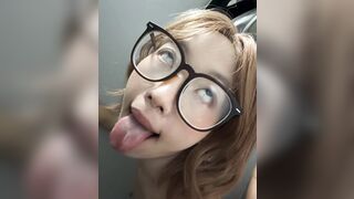 Gái xinh dâm khoe hàng địt nhau trong nhà vệ sinh công cộng phần 2