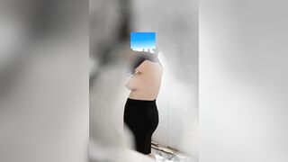 Quay lén bà chị hàng xóm đi tắm