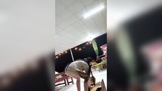 Chị gái miền tây bán nước lòi sì líp cực kì hấp dẫn.