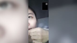gạ em nó gẫy lưỡi em mới cho xem một tý vú