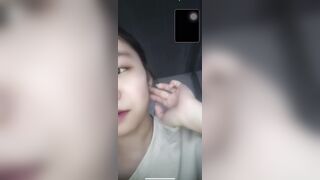 gạ em nó gẫy lưỡi em mới cho xem một tý vú