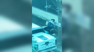 Em học sinh lớp 11 mò lồn bạn gái trong lớp học giờ giải lao.