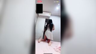 U30 chị gái yêu hồng hà nhi bị nó yêu cầu call sex thủ dâm cho nó xem.