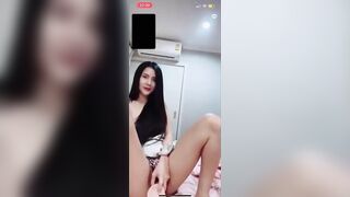 U30 chị gái yêu hồng hà nhi bị nó yêu cầu call sex thủ dâm cho nó xem.
