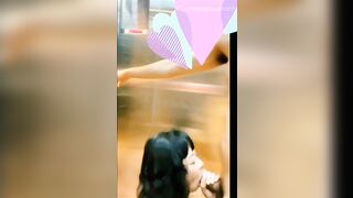 Vợ cho người lạ chơi public ở tháng máy