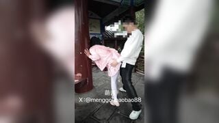 Em loli dâm đãng gạ chổng mông gạ người lạ địt public tại công viên