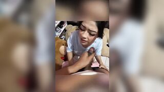 Gái Châu Á kính cận mặt dâm vô cùng