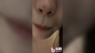 Được con bạn Loli mình dây Vú To, Ko lông cho bóp vú đjt nhau quay video