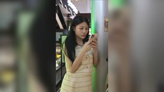 Quay lén quần lót các em xinh tươi giữa thanh thiên bạch nhật - phần 7