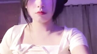 Gaid xinh vú to cho bạn thân xem vú bị quay lại tung lên mạng