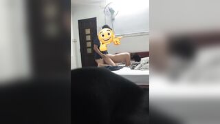 Em sinh viên thích chơi thú nhún