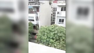 Chơi vợ bạn mông to dáng múp rên dâm đãng