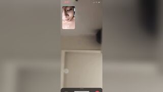 đi làm em người yêu ở nhà cứ call khoe vú gạ địt