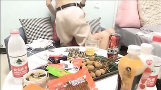 Cháu trai giả vờ thất tình gọi dì họ đến tâm sự ai dè mục đích nó tìm cách đụ dì nó.