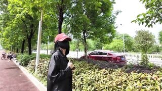 Mặc đồ xuyên thấu đi dạo phố cho người lạ thấy