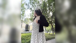Gái xinh ra công viên đái bậy quay lại cho trai xem