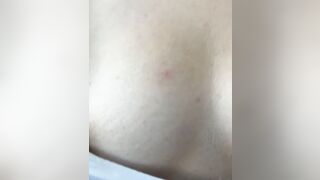 Gái xinh ra công viên đái bậy quay lại cho trai xem