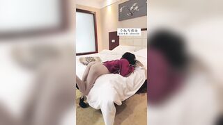 Đụ lút cán mạnh bạo e teen loli chân dài làm em sướng run rẩy nằm co giật trên giường