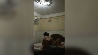 Vợ đi làm em vợ vào phòng cưỡi cặc  anh rể