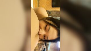 Cho em nó bú liếm cái lỗ đít mặt dâm đãng