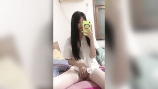 Mới nhú đã biết móc lồn thủ dâm rồi 6