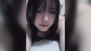 em sinh viên tóc ngắn vẻ ngoài trong sáng thủ dâm cực nứng #1