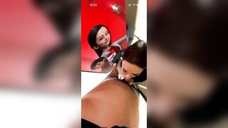 "Đang ăn tiệc thì mẹ lại bị thằng bạn kiu vào WC nam bú cu cho nó, xong nó bắt mẹ bò