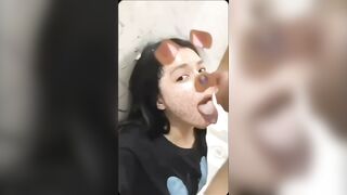 Nứng cặc lại bỏ nhỏ em họ bú cu xuất đầy miệng