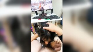 Vừa chơi game vừa được con em họ bú cu
