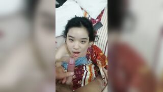 em họ 2k10 cho nó 500k mà nó bú cu cho thật