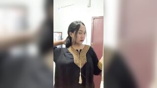 CON CHỊ HỌ DÂM, THỦ DÂM PHỌT NƯỚC
