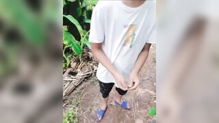 nứng cặc gạ em họ 2k7 ra vườn chuối địt nhau ai ngờ nó nghe