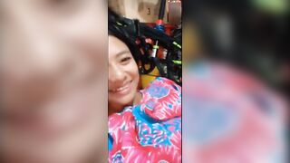 Em gái 17 tuổi call sex móc lồn cho bạn trai xem vì mới yêu thương lắm.