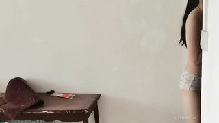 Đang địt nhau mà thằng ny của em lại đem đồ ăn đứng trước cửa