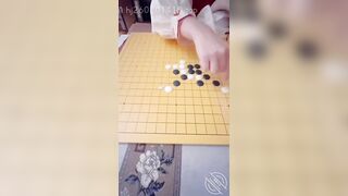 Em gái chơi cờ thua nên phải cho anh họ địt