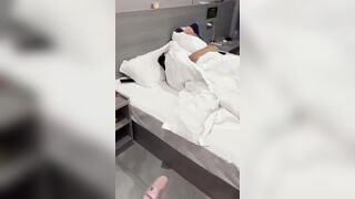 Ông chồng bắt ghen tại trận mà bà vợ bảo chưa đụ chưa gọi là ngoại tình.