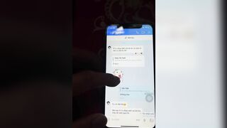 Đau lòng thanh niên phát hiện Vk nhắn tin với 2 ng đàn ông cùng lúc