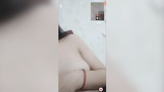 lần đầu call em ngại mà anh cứ bắt e móc lồn