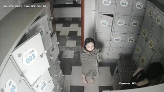 Hack camera phòng thay đồ hồ bơi 6