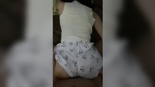 lén lút với đứa em họ gấp quá vén quần sang bên địt luôn
