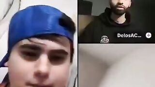 Trả kèo Tiktoker, Móc Lồn Trên Live stream lộ Vú