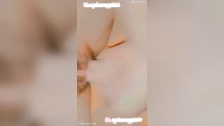 Teen xinh mới lớn dõa đua đòi xăm mình thủ dâm móc lồn rồi 1