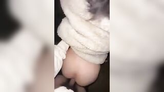 Dẫn em về nhà mà đêm hôm vắng nên đè em làm nháy giữa đường