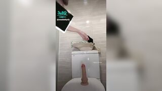 E Rosababy dâm ra quán nc rồi vào nhà vệ sinh quán ngồi live móc lồn sướng lè lưỡi #2