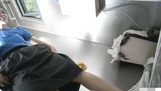 Cam kín quay lén các em teen TQ xinh đẹp đi đái trong nhà vệ sinh công cộng #19