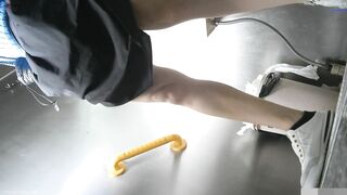 Cam kín quay lén các em teen TQ xinh đẹp đi đái trong nhà vệ sinh công cộng #19