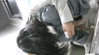 Cam kín quay lén các em teen TQ xinh đẹp đi đái trong nhà vệ sinh công cộng #32