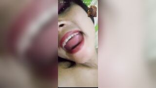 Chị mbbg call video cùng trai trẻ mặt dâm đãng kích thích