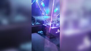 Quay lén anh khách đè đụ nhân viên karaoke