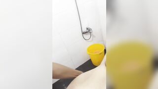 Vô đụ vợ bạn đang tắm